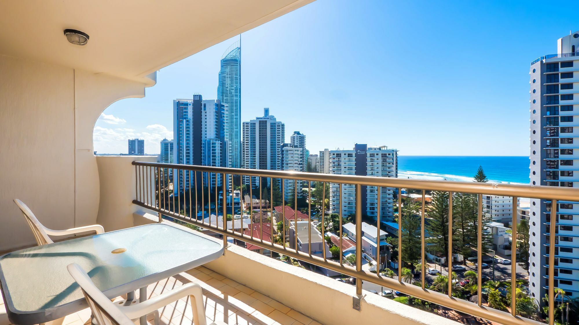 Aristocrat Apartments Gold Coast Eksteriør billede